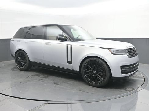Used 2024 Land Rover Range Rover SE AWD/4WD image 9