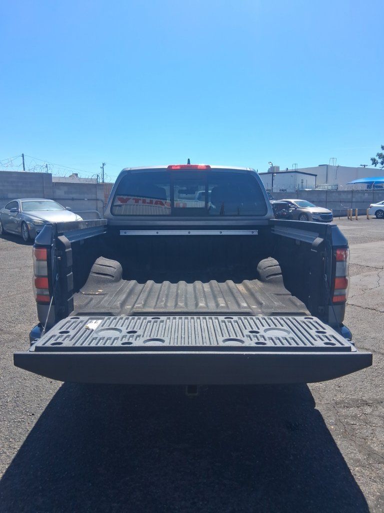 Used 2022 Nissan Frontier SV AWD/4WD image 9
