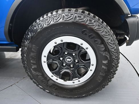 Used 2023 Ford Bronco Badlands w/ Sasquatch Package AWD/4WD image 42