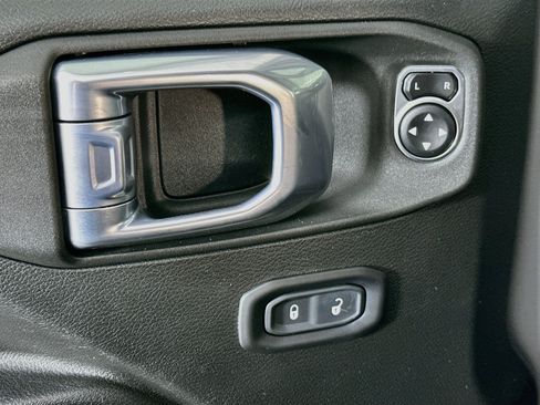 Used 2021 Jeep Wrangler Sport AWD/4WD image 15