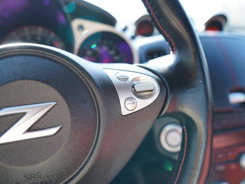 Used 2010 Nissan 370Z Touring w/ Sport Pkg image 28