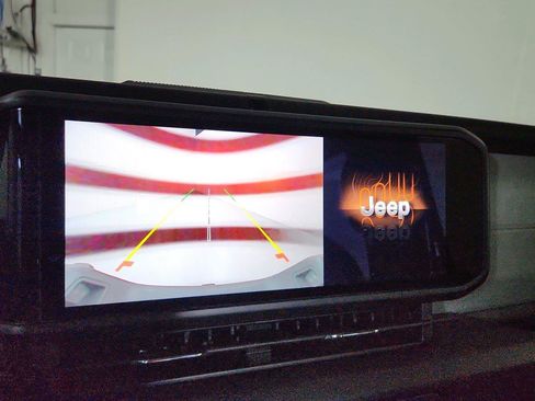 Used 2025 Jeep Gladiator Sport AWD/4WD image 33