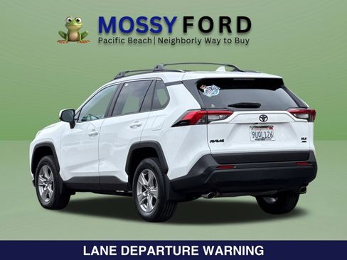 Used 2025 Toyota RAV4 XLE AWD/4WD image 8