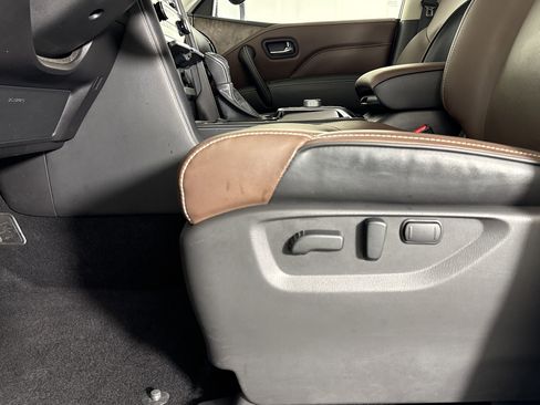 Used 2024 INFINITI QX80 Premium Select w/ All-Season Package RWD image 14