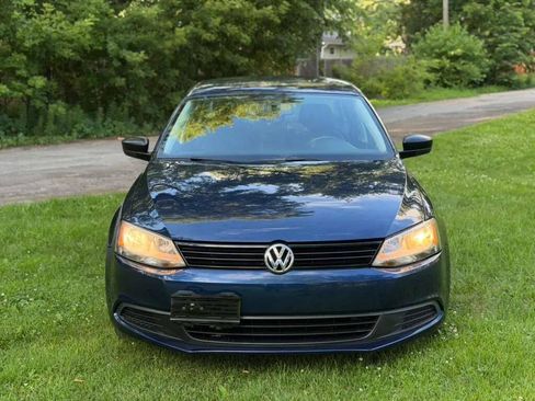 Used 2013 Volkswagen Jetta S FWD image 2