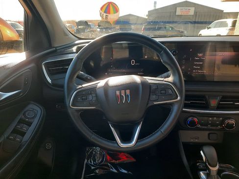 Used 2024 Buick Encore GX Preferred w/ Comfort Package FWD image 11