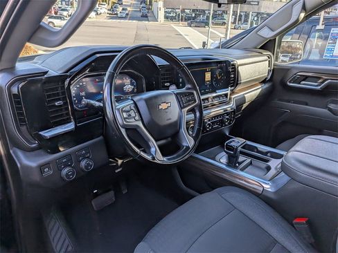 Used 2024 Chevrolet Silverado 1500 LT image 9