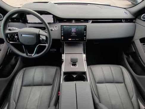Used 2025 Land Rover Range Rover Evoque Dynamic SE image 12