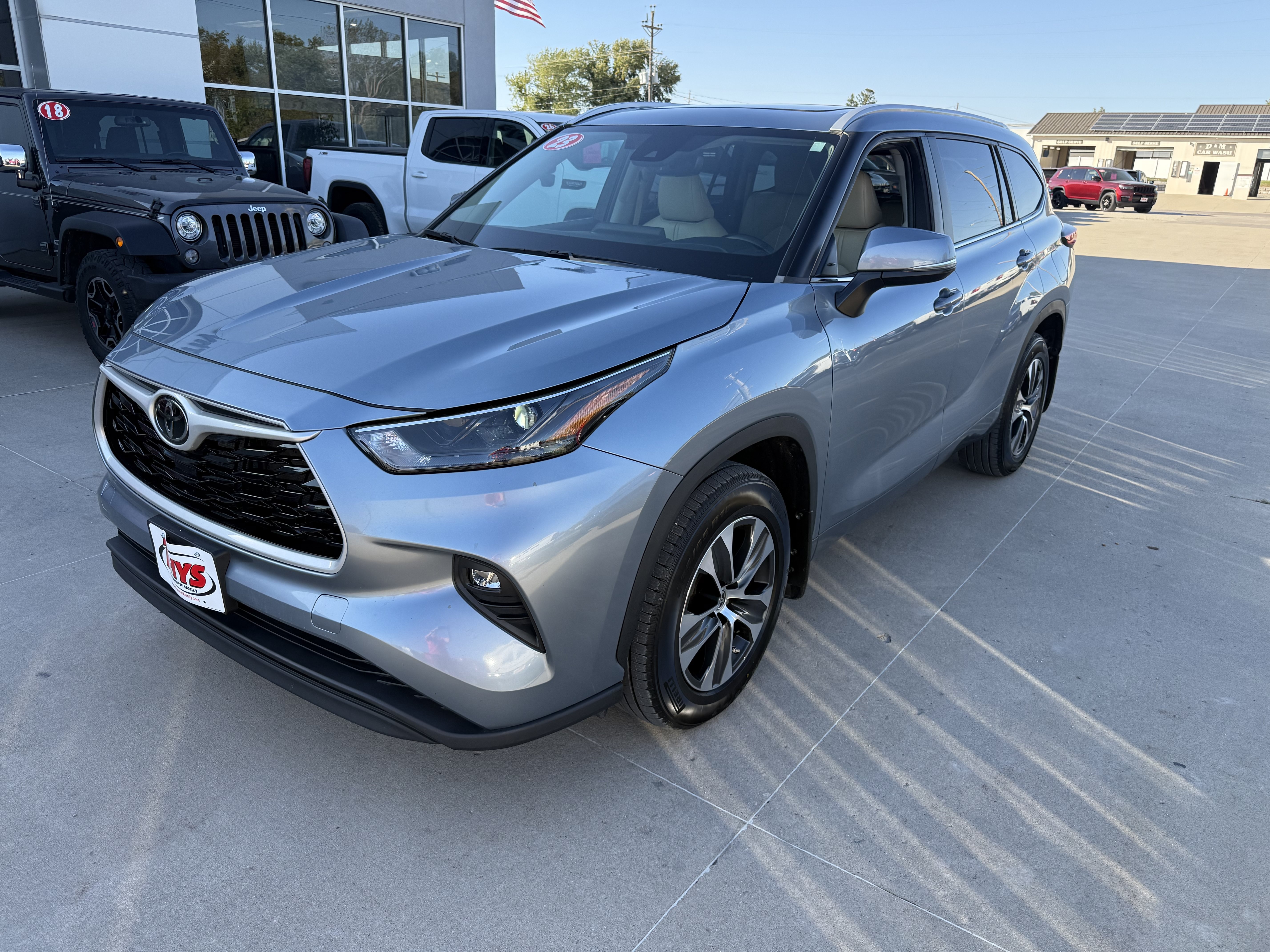 Used 2023 Toyota Highlander XLE AWD/4WD image 31