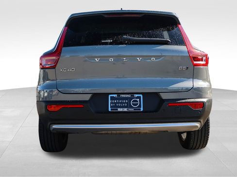 Used 2025 Volvo XC40 B5 Core AWD/4WD image 7