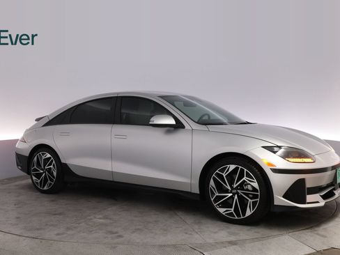 Used 2025 Hyundai Ioniq 6 SEL RWD image 14