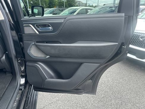Used 2025 INFINITI QX80 Sensory AWD/4WD image 14