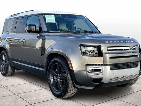 Used 2023 Land Rover Defender 110 SE image 2