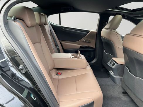 New 2025 Lexus ES 350 w/ Premium Package image 6