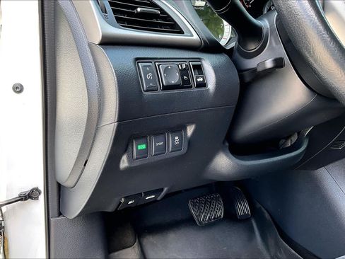 Used 2015 Nissan Sentra SV FWD image 37