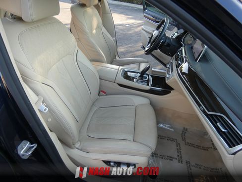 Used 2016 BMW 750i xDrive AWD/4WD image 30
