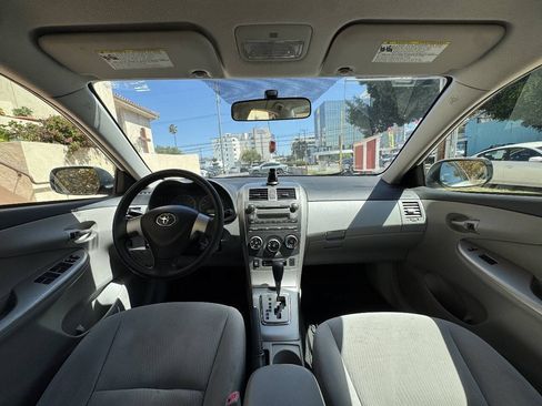 Used 2011 Toyota Corolla LE FWD image 11
