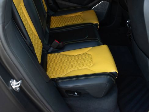 Used 2020 Lamborghini Urus image 30