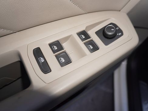 Used 2022 Volkswagen Atlas SE image 15