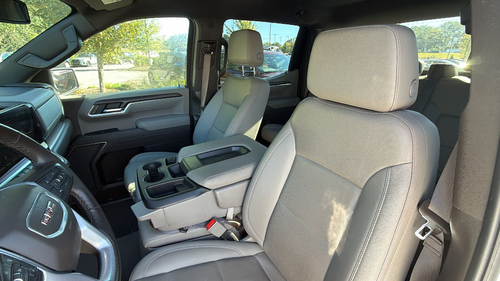 Used 2025 GMC Sierra 1500 SLT AWD/4WD image 17