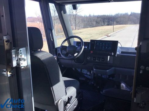 Used 2024 Chevrolet Brightdrop 600 w/ Commercial Equipment Package image 33