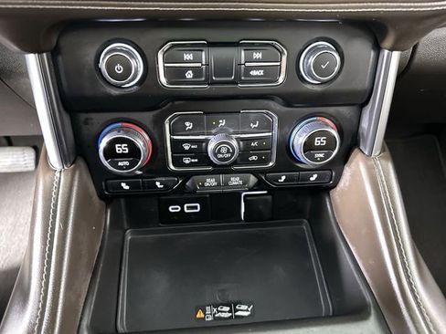 Used 2024 Chevrolet Tahoe Z71 AWD/4WD image 17