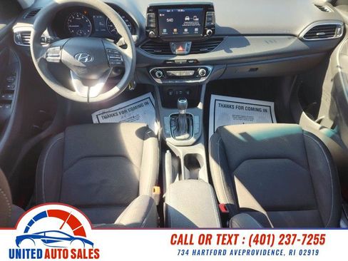 Used 2018 Hyundai Elantra GT image 15