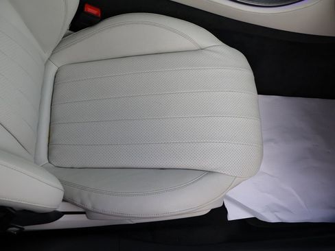 Used 2021 Mercedes-Benz E 350 Sedan w/ Premium Package image 33