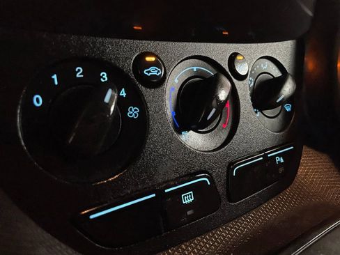 Used 2014 Ford Transit Connect XLT image 38