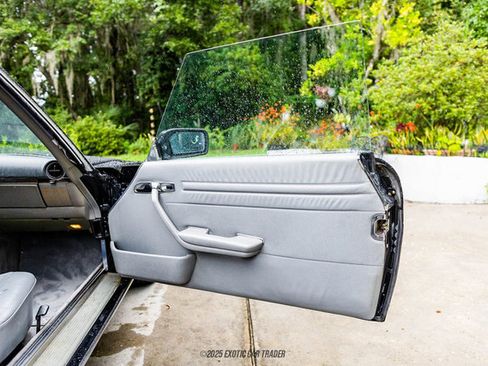 Used 1989 Mercedes-Benz 560 SL image 23