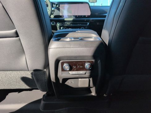 New 2026 Chevrolet Traverse LT w/ Sun and Wheel Package image 31