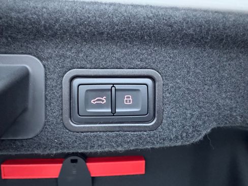 Used 2017 Audi A8 L 4.0T image 12