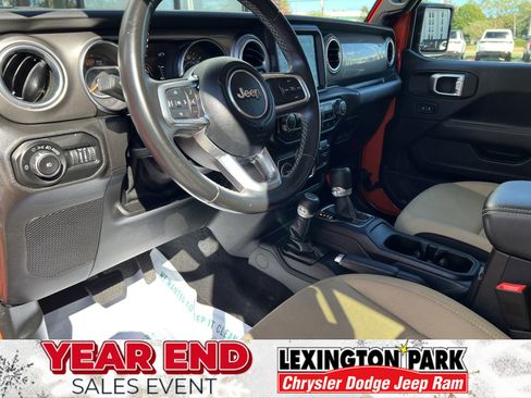 Used 2020 Jeep Wrangler Unlimited Sahara image 15