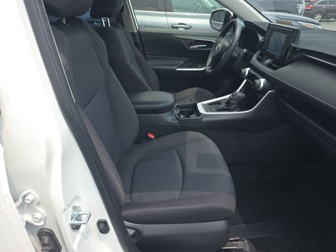 Used 2020 Toyota RAV4 XLE w/ Carpet Mat Package FWD image 14