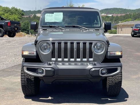 Used 2018 Jeep Wrangler Unlimited Sahara AWD/4WD image 8