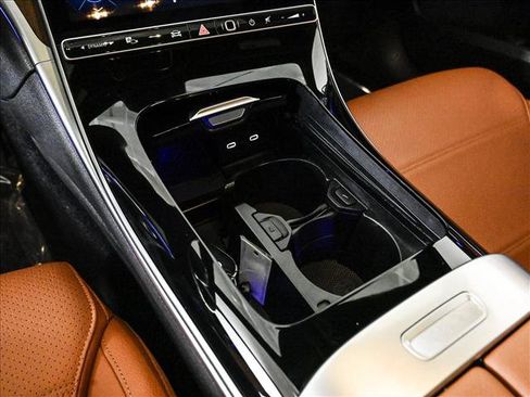Used 2025 Mercedes-Benz C 300 4MATIC Sedan image 13