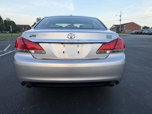 Used 2011 Toyota Avalon Limited image 6