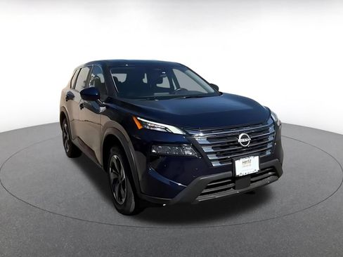 Used 2025 Nissan Rogue SV FWD image 3