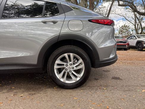 Used 2025 Buick Envista Preferred image 24