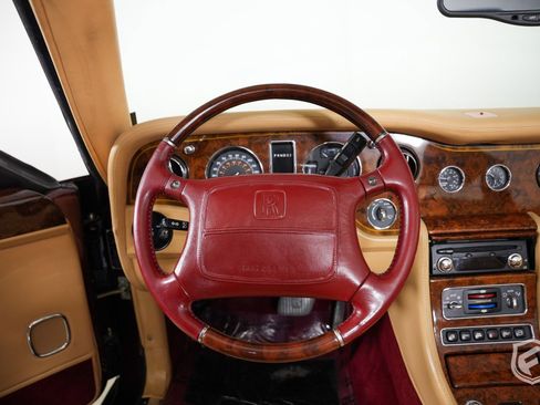 Used 2001 Rolls-Royce Corniche V image 16