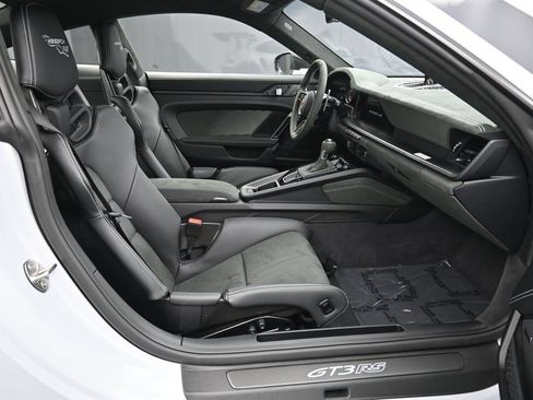 Certified 2025 Porsche 911 GT3 RS RWD image 30