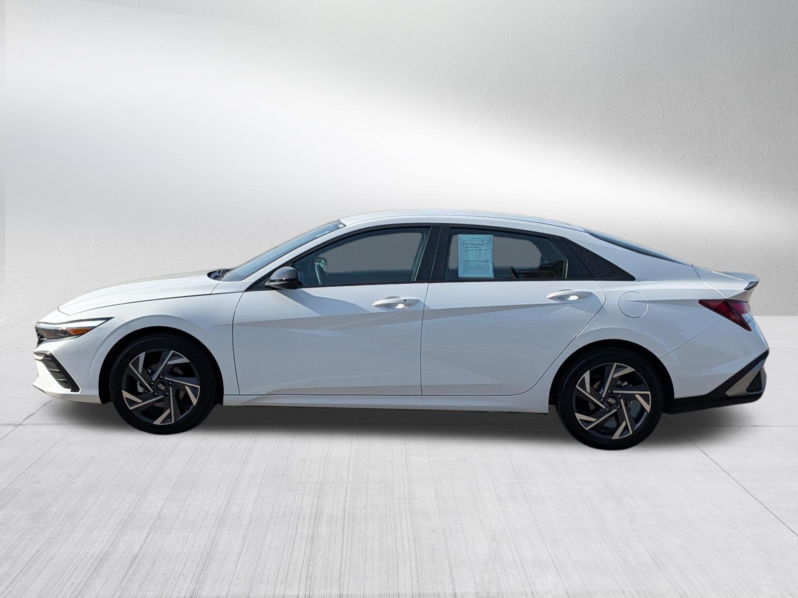 Certified 2025 Hyundai Elantra Sport FWD image 6