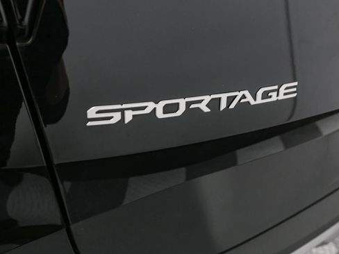Used 2023 Kia Sportage EX image 11