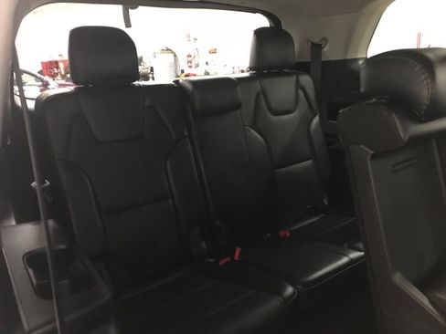 Used 2020 Kia Telluride S w/ S 8 Passenger Seating Package image 38