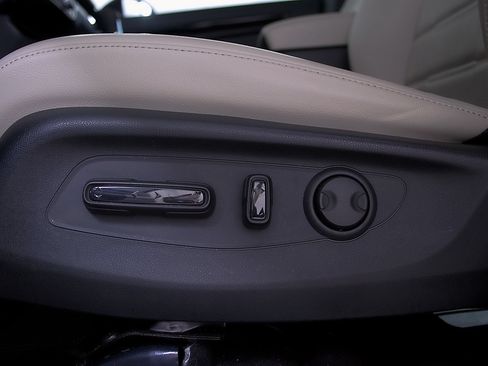 Used 2025 Honda CR-V EX-L image 17