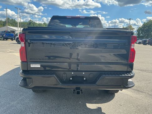 Certified 2024 Chevrolet Silverado 1500 Custom Trail Boss w/ Dark Appearance Package AWD/4WD image 5