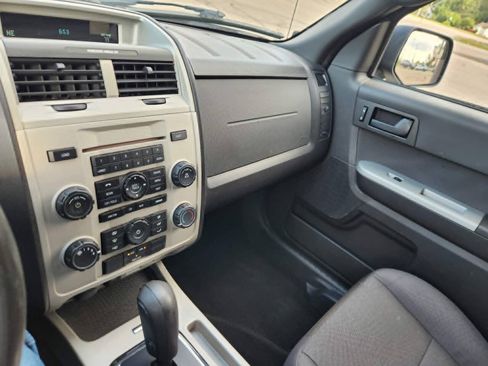 Used 2011 Ford Escape XLT w/ 202A Rapid Spec Order Code AWD/4WD image 23