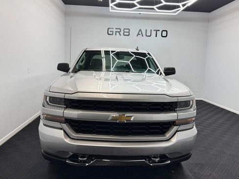 Used 2018 Chevrolet Silverado 1500 Custom w/ Custom Value Package image 2