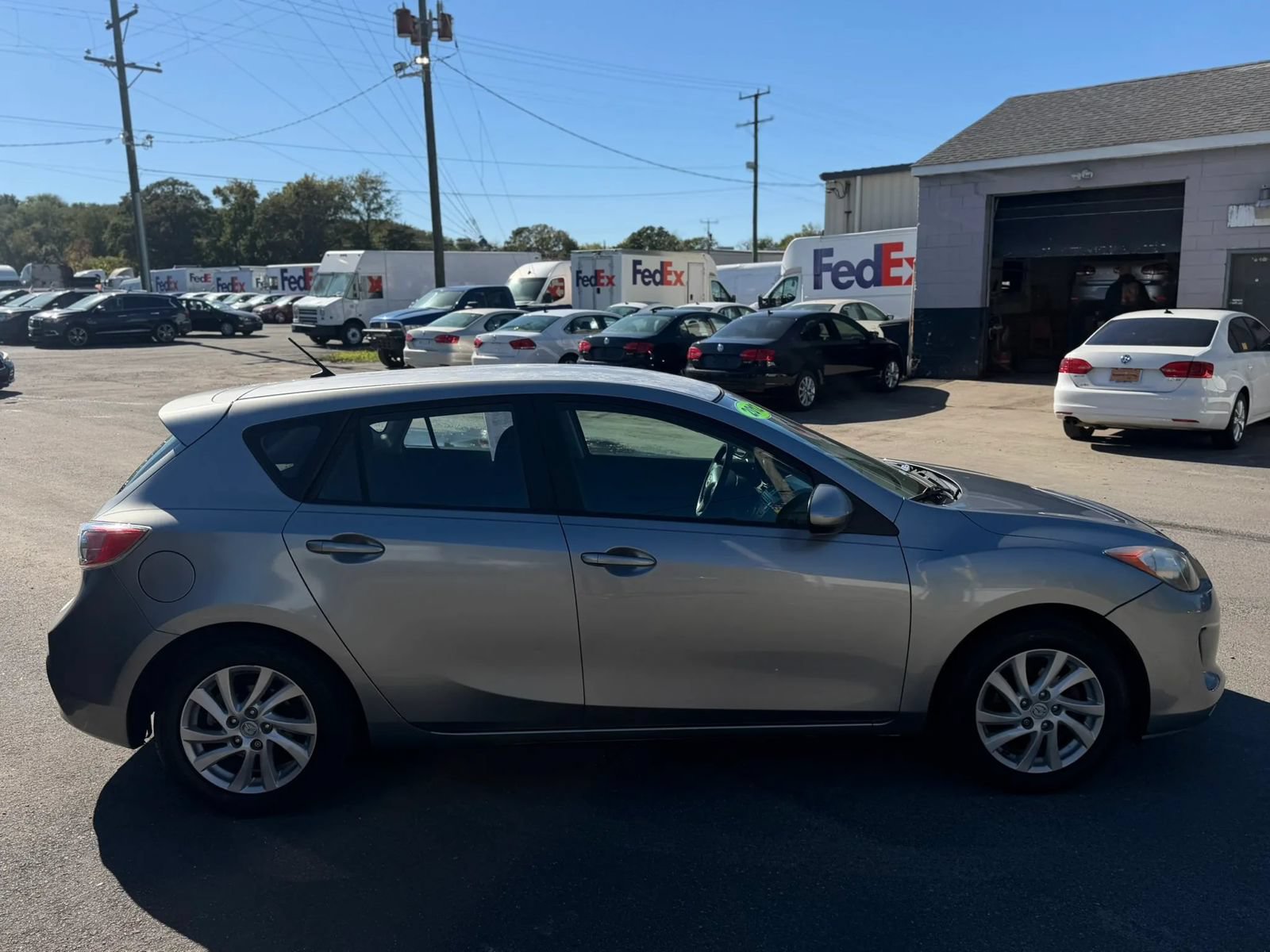 Used 2012 MAZDA MAZDA3 i Touring FWD image 4
