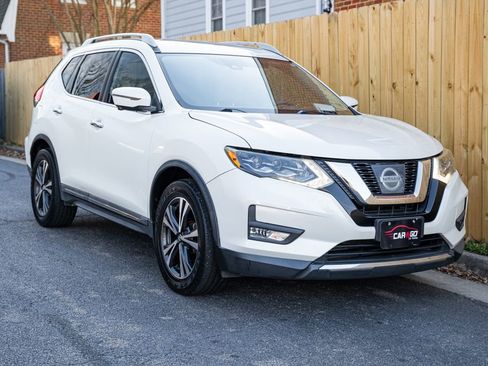 Used 2017 Nissan Rogue SL w/ SL Premium Package image 3